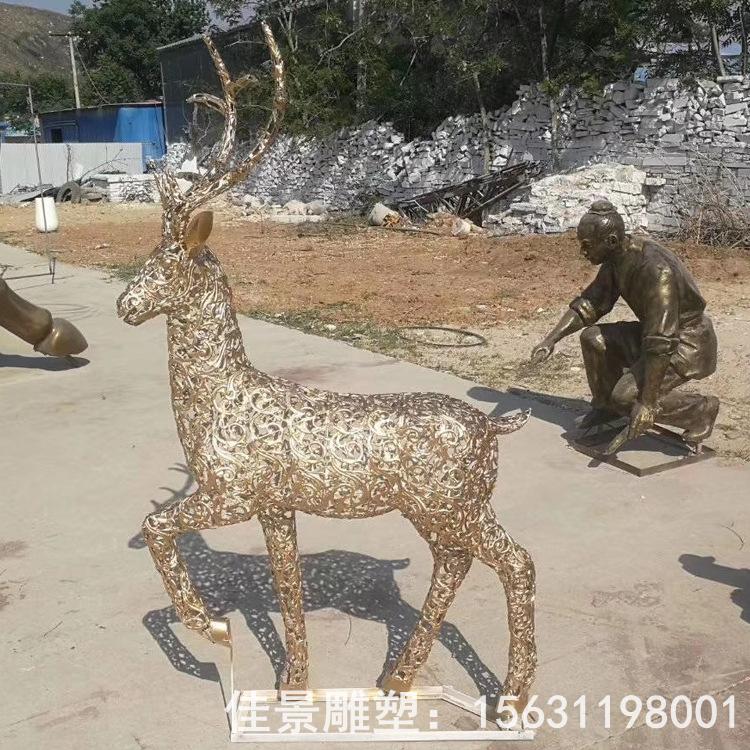 不锈钢镂空发光鹿雕塑