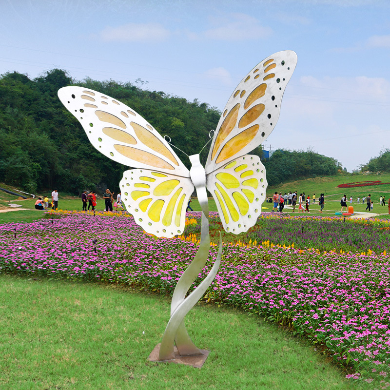 园林黄色蝴蝶标志雕塑