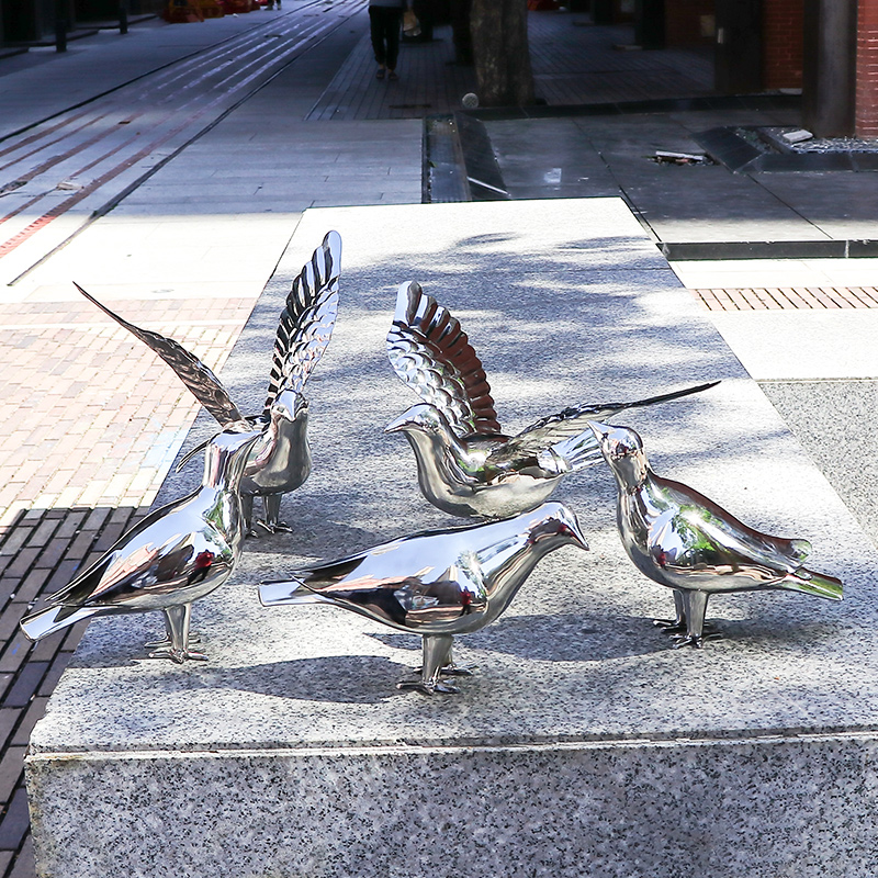 不锈钢鸽子抽象动物雕塑