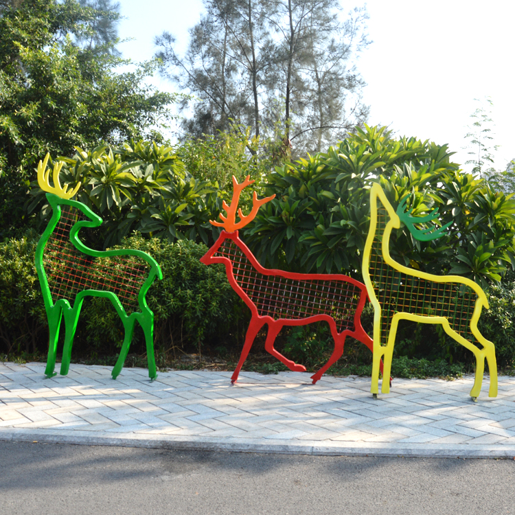 不锈钢彩绘鹿动物标志雕塑