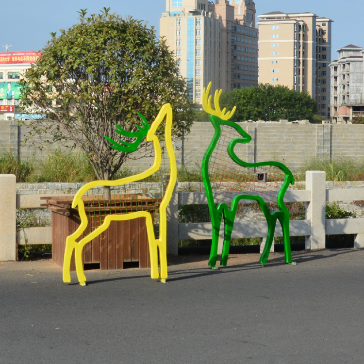 不锈钢彩绘鹿动物标志雕塑