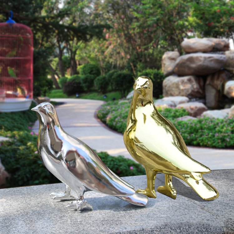 不锈钢抽象镜面鸽子雕塑