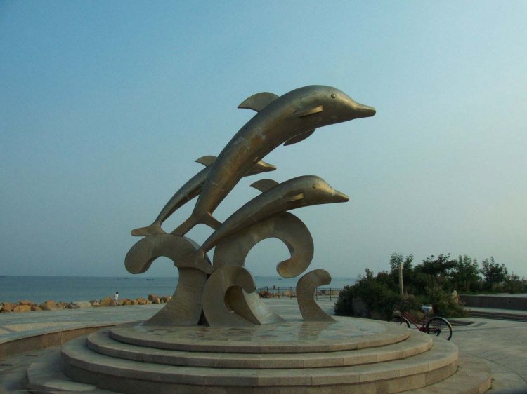 不锈钢海豚景区标志雕塑