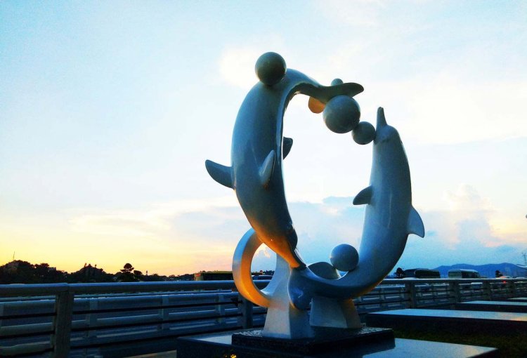 不锈钢广场海豚抽象雕塑