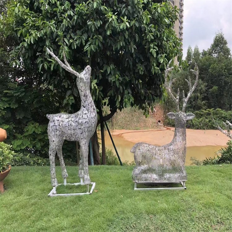 街头不锈钢鹿动物雕塑