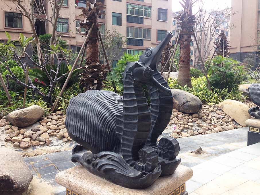 户外不锈钢海马动物雕塑