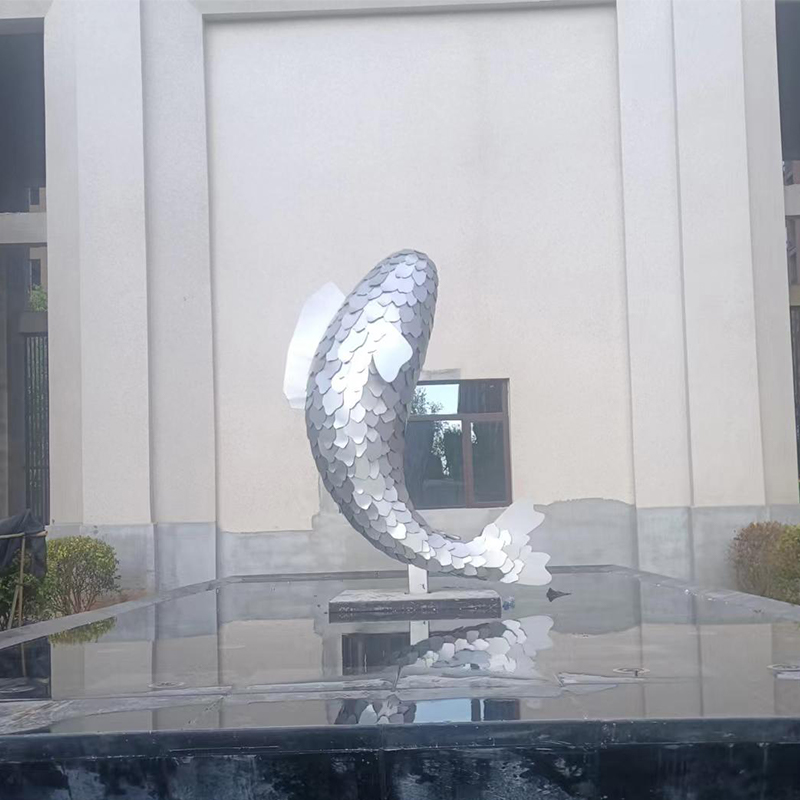 景区不锈钢鱼动物雕塑