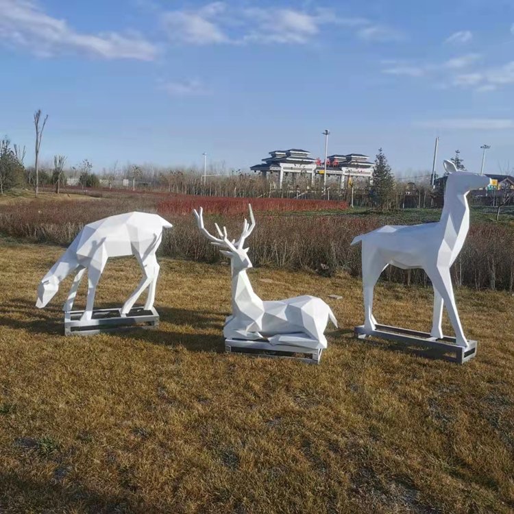 三只小鹿不锈钢雕塑