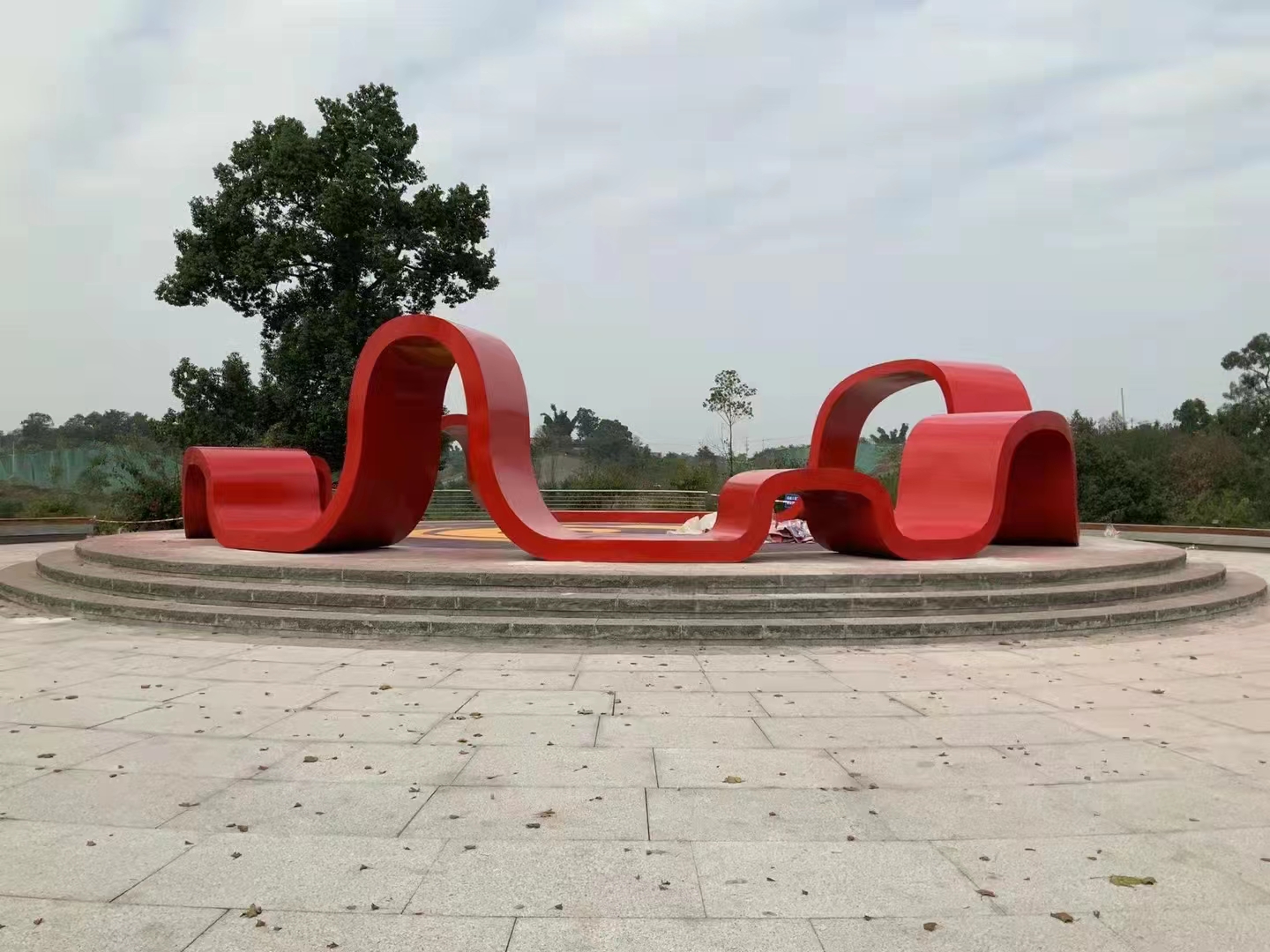 广场不锈钢飘带坐凳雕塑