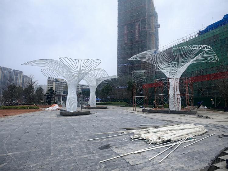 城市不锈钢树雕塑