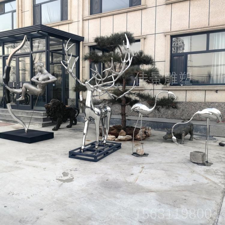 抬头不锈钢鹿雕塑